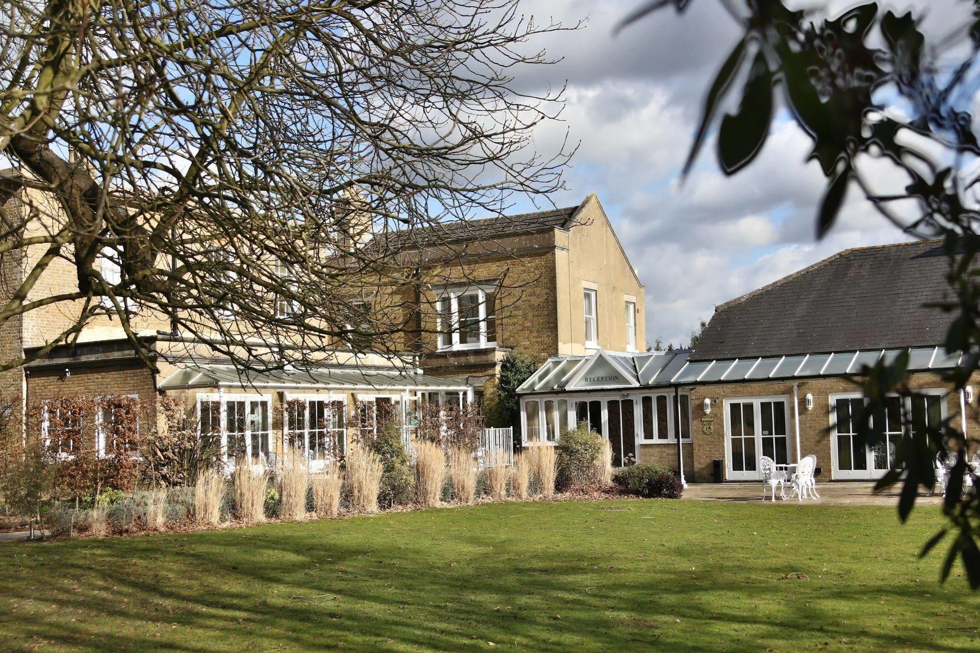 Hadlow Manor Exterior foto